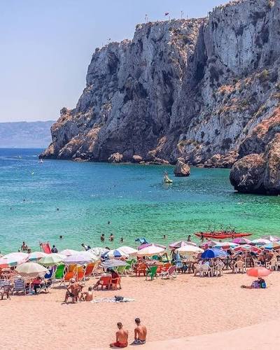 Quemado Beach at Al Hoceima — city beach beneath the Rif Mountains on Morocco's Mediterranean coast