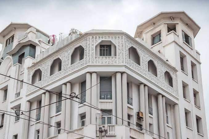 Protectorate-era corner façade in central Casablanca